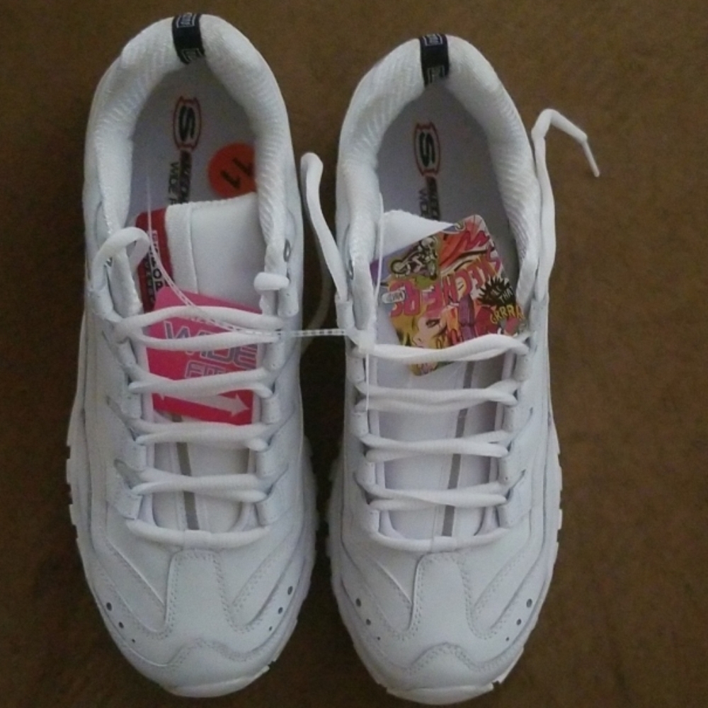 Skechers tennis shoes